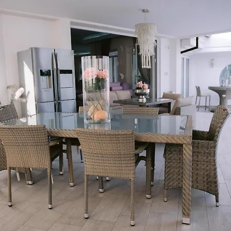 Willa Fruska Gora Klub Krstasice