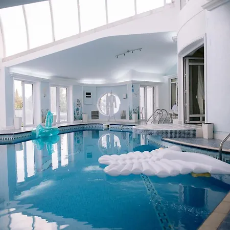 Villa Fruska Gora Klub Krstasice *